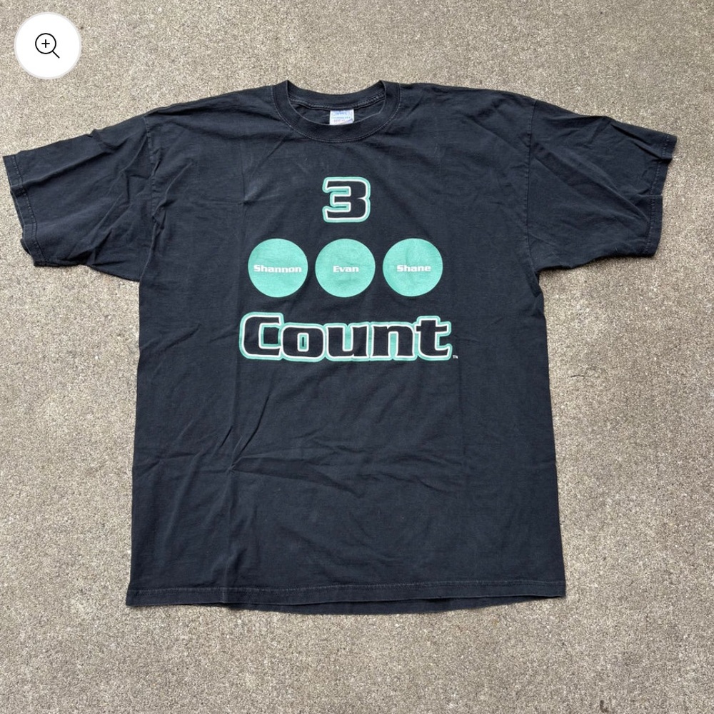 3 COUNT WWE TEE